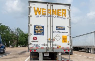 Werner Enterprises issues Q3 profit warning